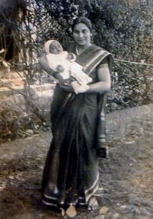 Shri Mataji with infant daughter Kalpana
